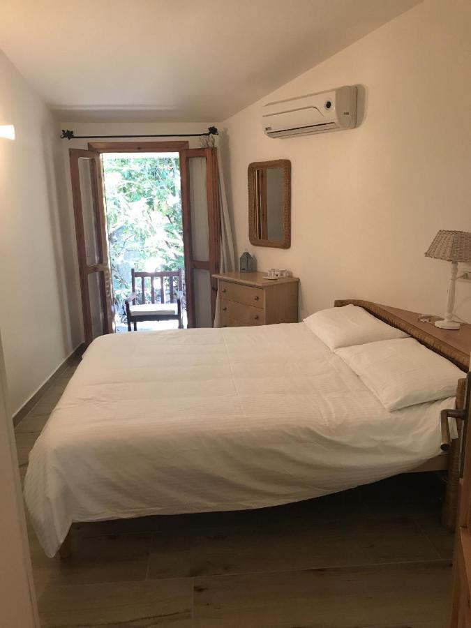Porto Istana Beach House Олбия Екстериор снимка