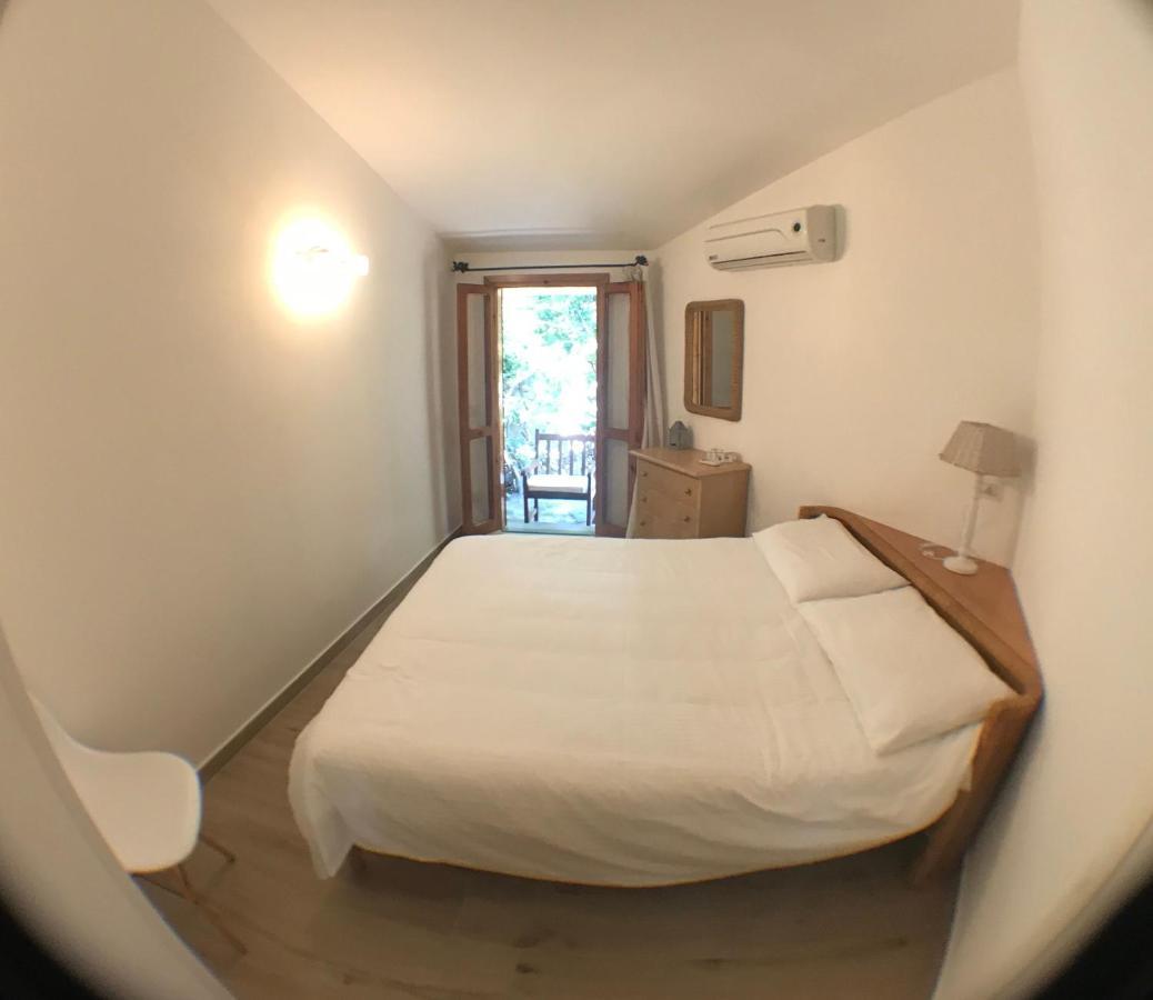 Porto Istana Beach House Олбия Екстериор снимка